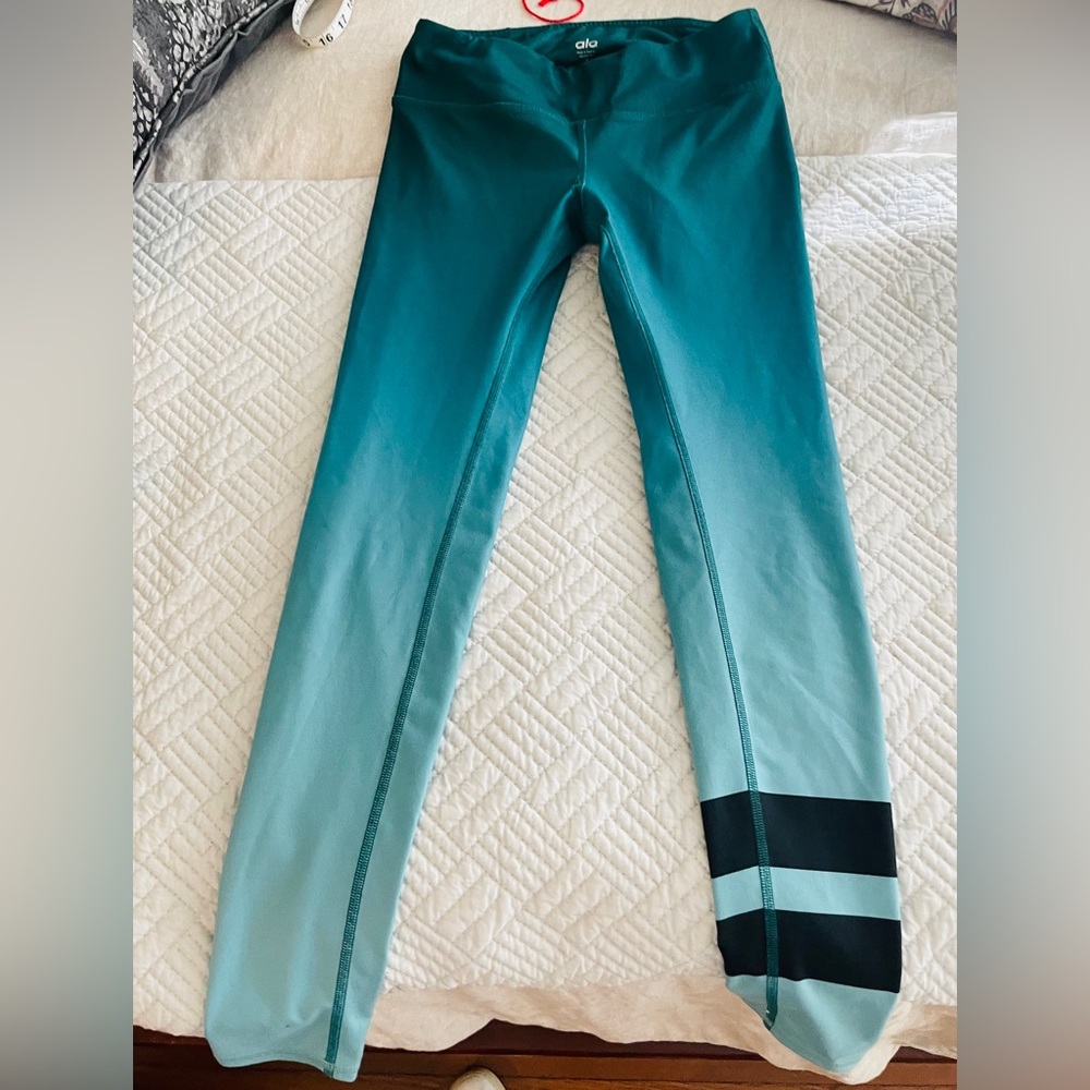 Alo Yoga Turquoise Leggings